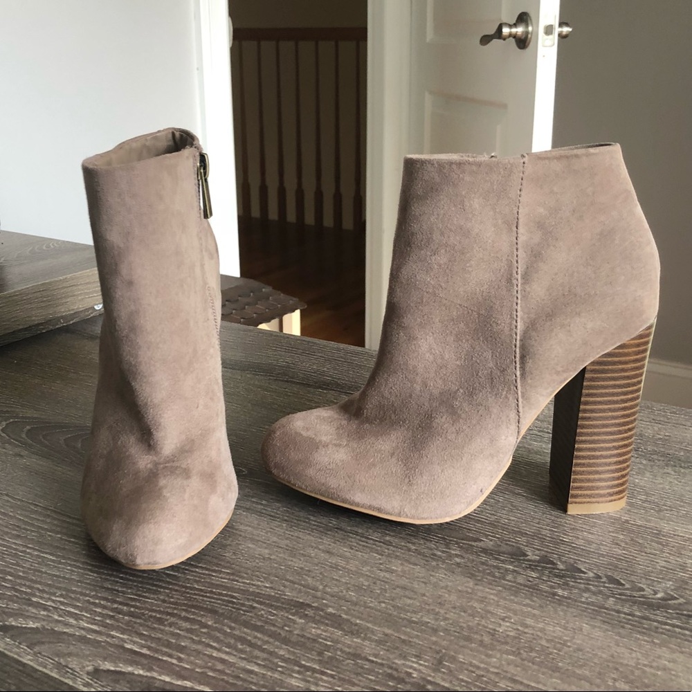 New! Bamboo vegan suede booties! Sz 5.5